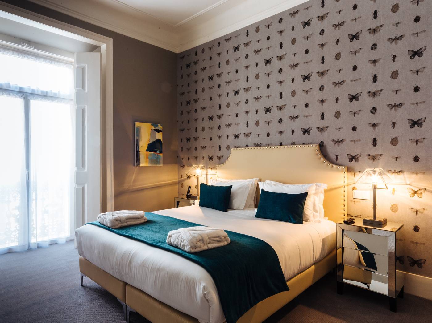 Dear-Lisbon-Gallery-House-Room-2