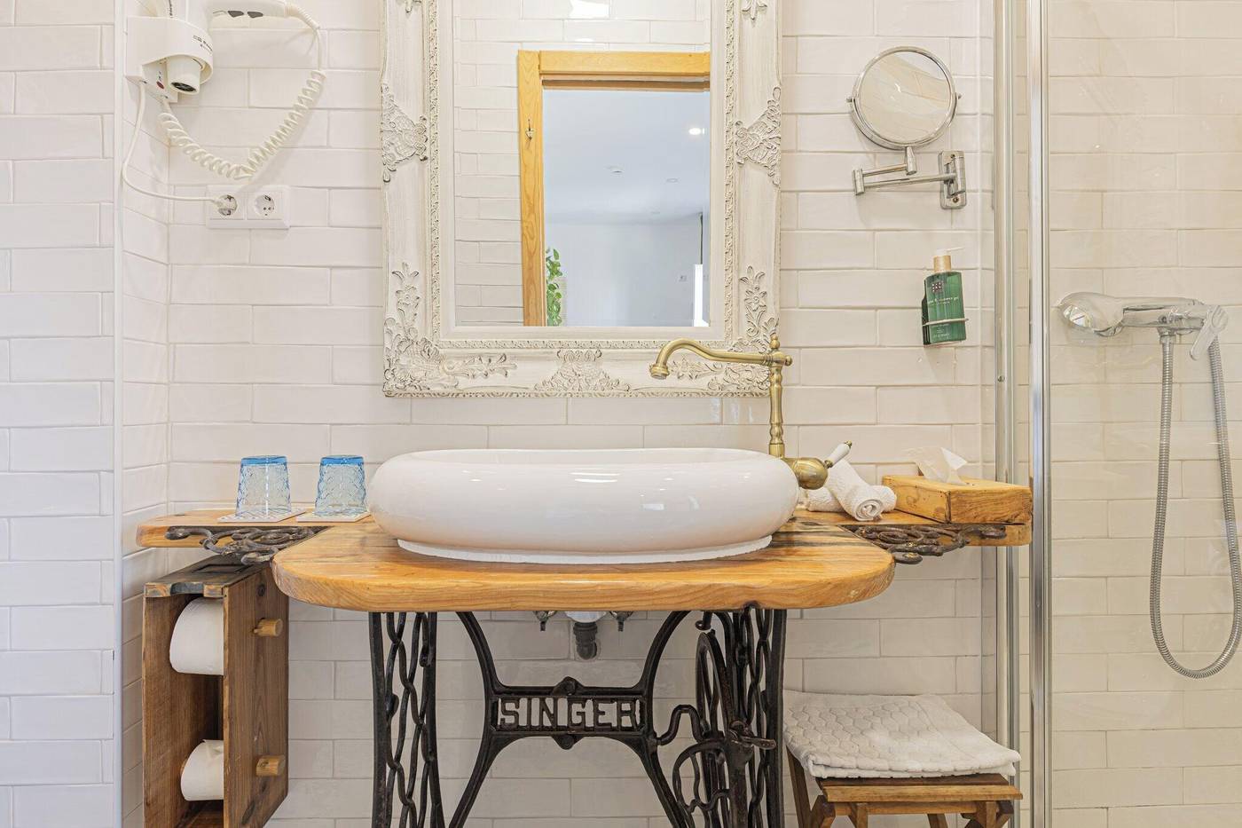 Ninho-Saloio-Room-43