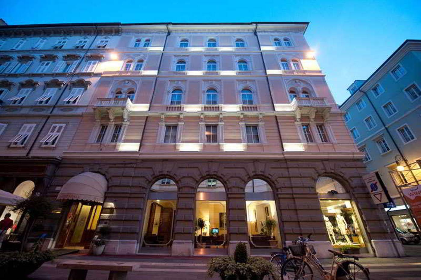 Hotel Continentale-Italy-TRIESTE-General view-3