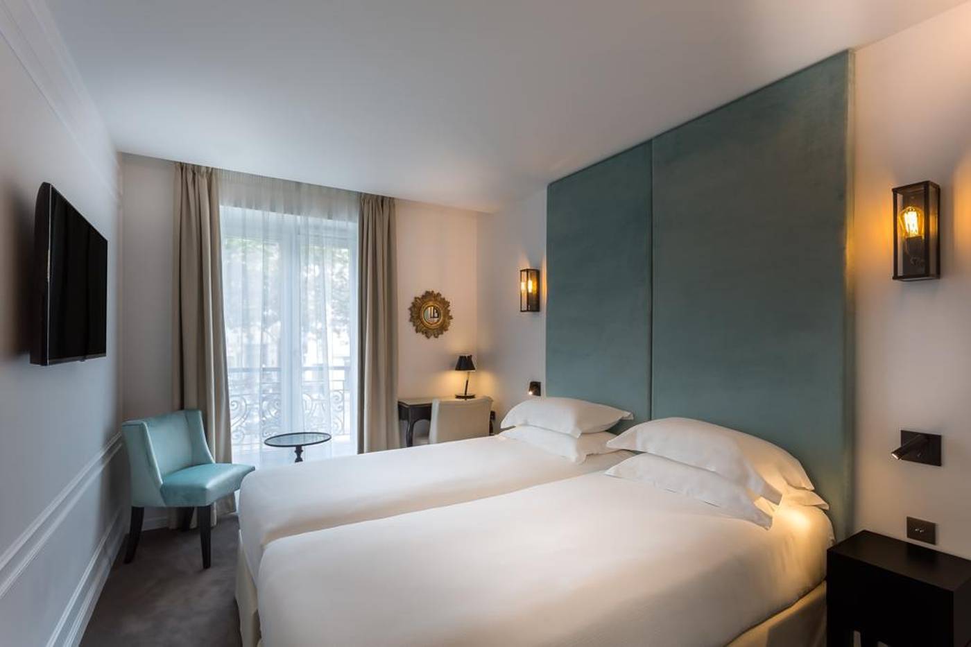 Hotel-La-Comtesse-Room-4