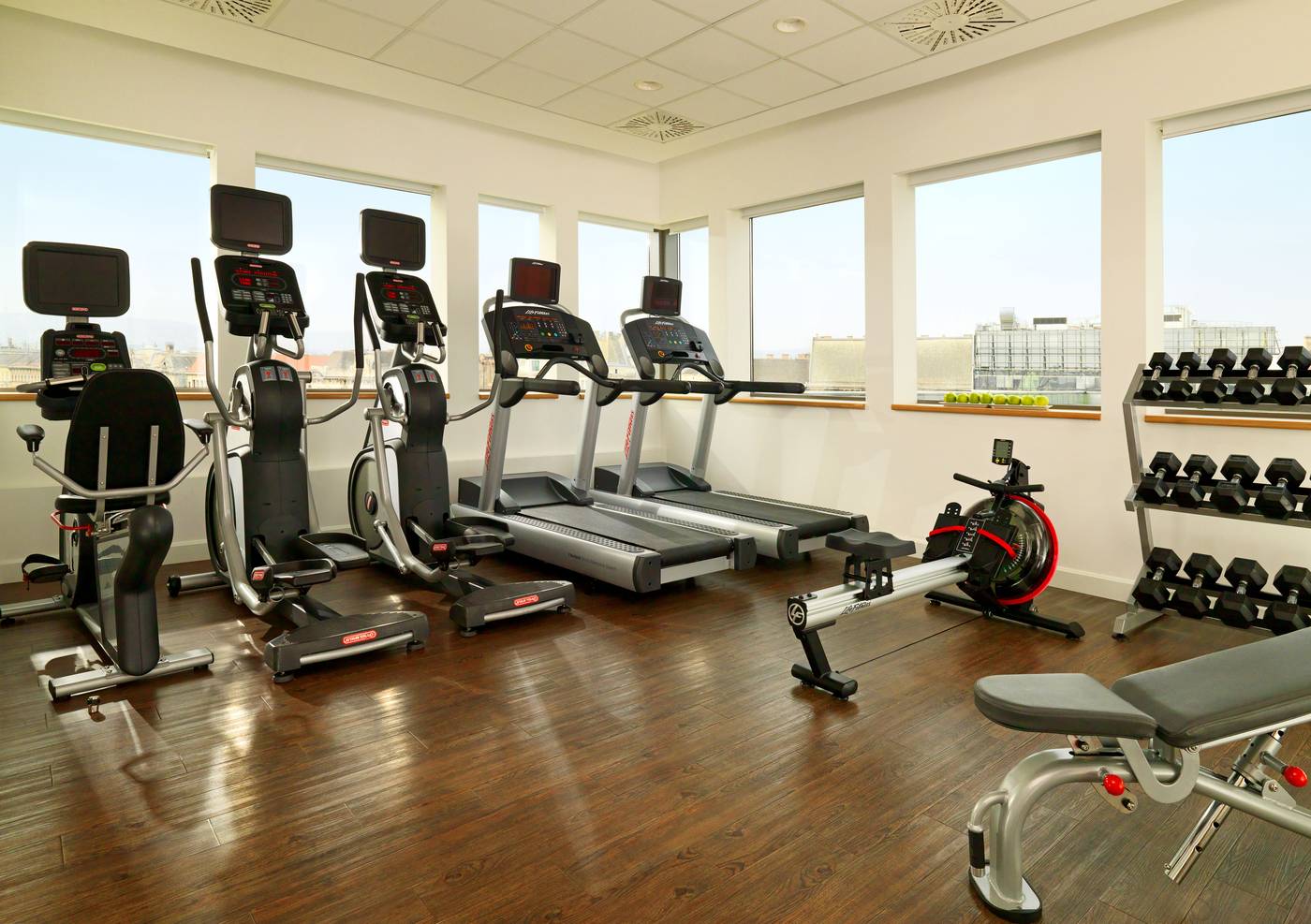 Courtyard-Budapest-Sports-and-Entertainment-58