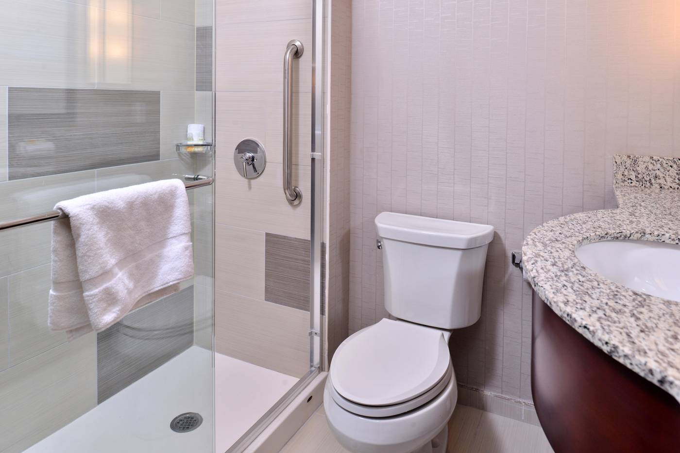 Holiday-Inn-New-York-City---Times-Square-Room-22