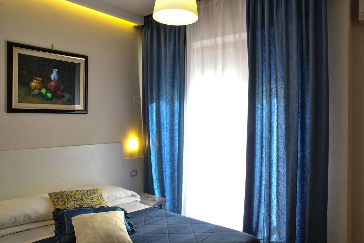 Villa-Fiorita-Room-16