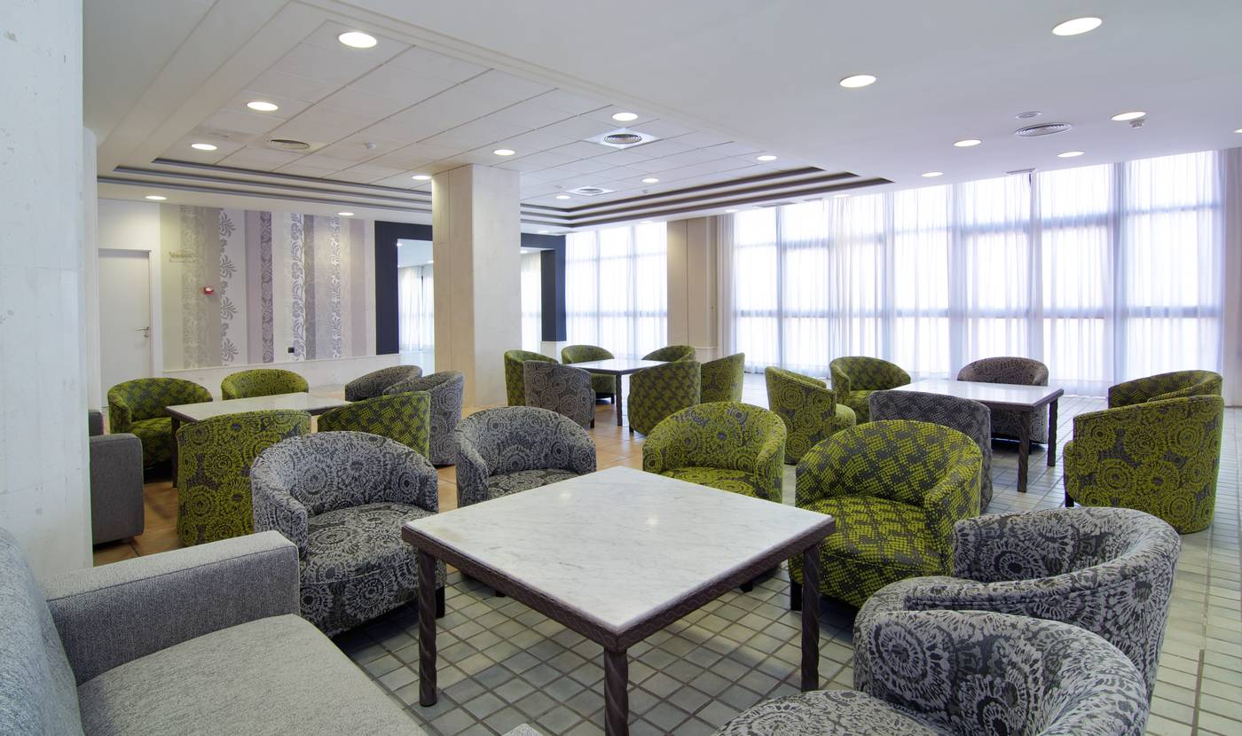 Puente-Real-Lobby-46
