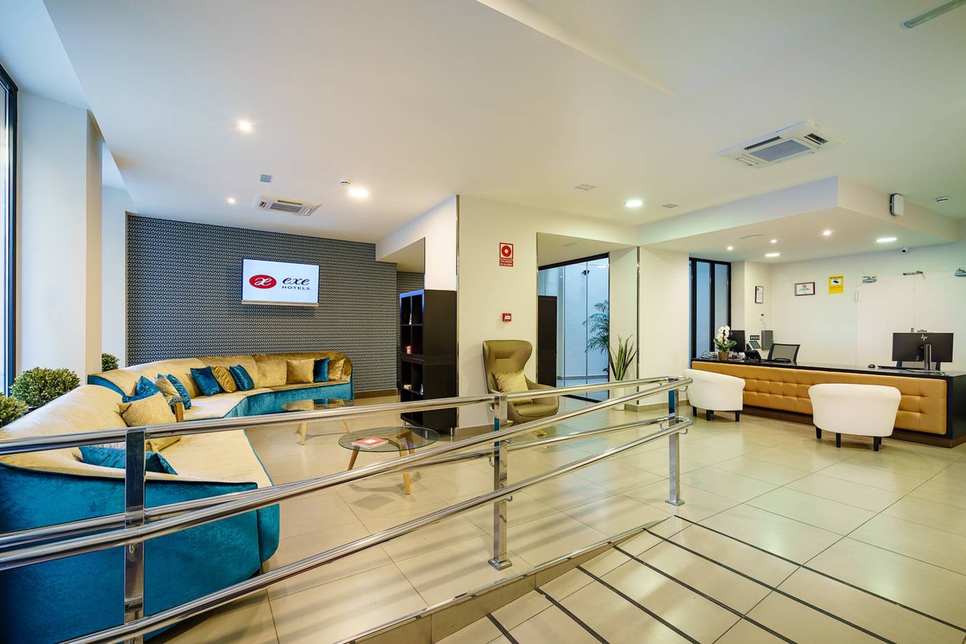 Exe-M-laga-Museos-Lobby-36