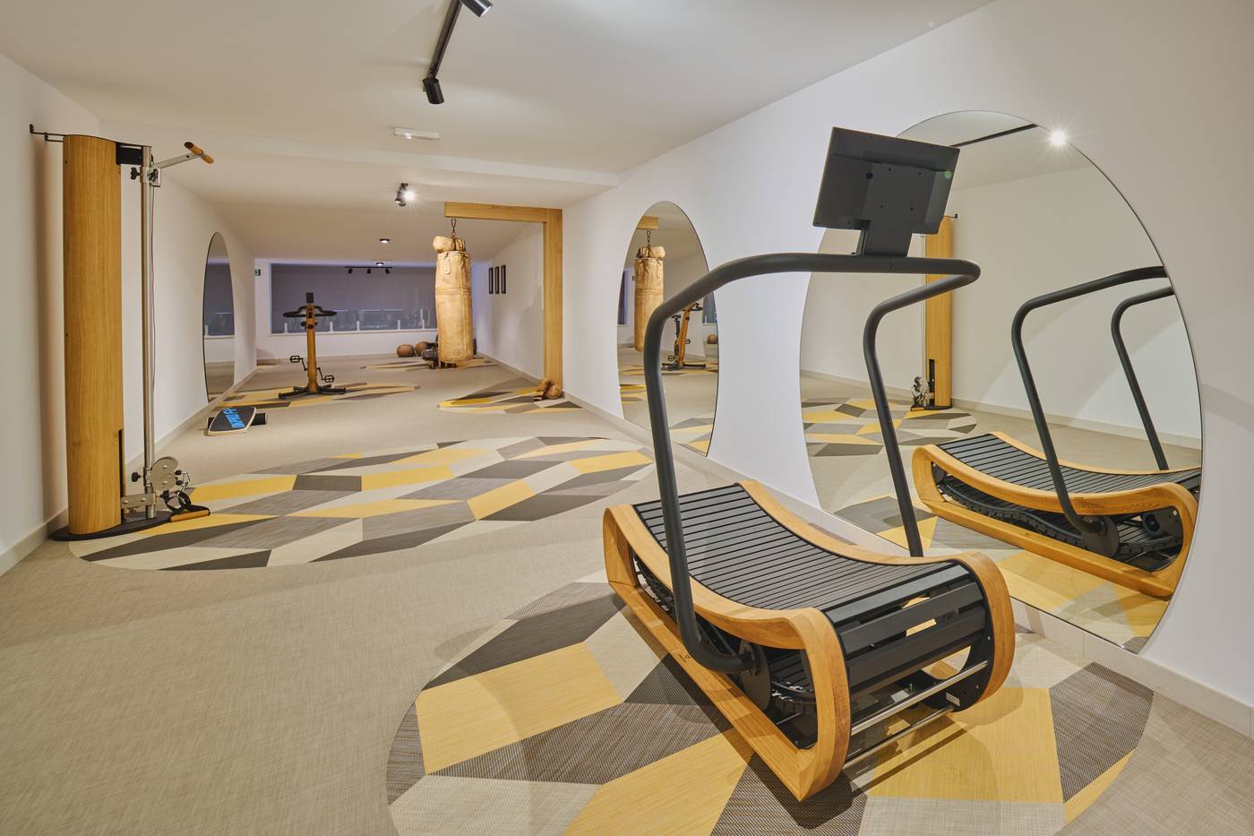 Palace-Natali-Sports-and-Entertainment-84