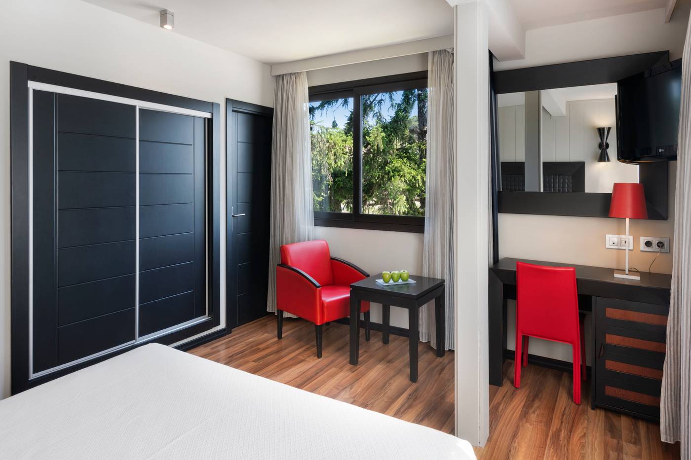 Salles-Hotel-Aeroport-de-Girona-Room-11