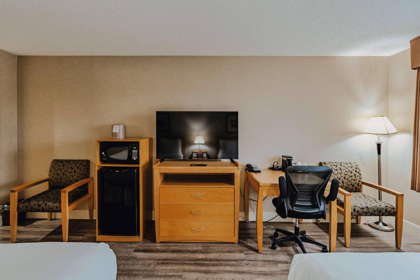 SureStay-Plus-Hotel-by-Best-Western-Coquitlam-Room-38