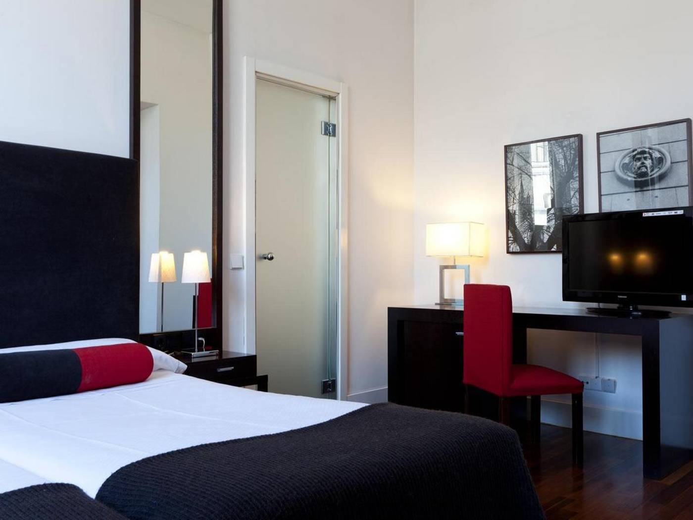 Quatro-Puerta-del-Sol-Room-14