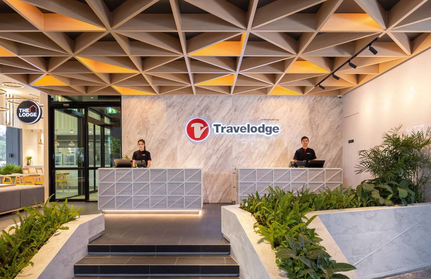 TRAVELODGE-PHUKET-TOWN-Lobby-23