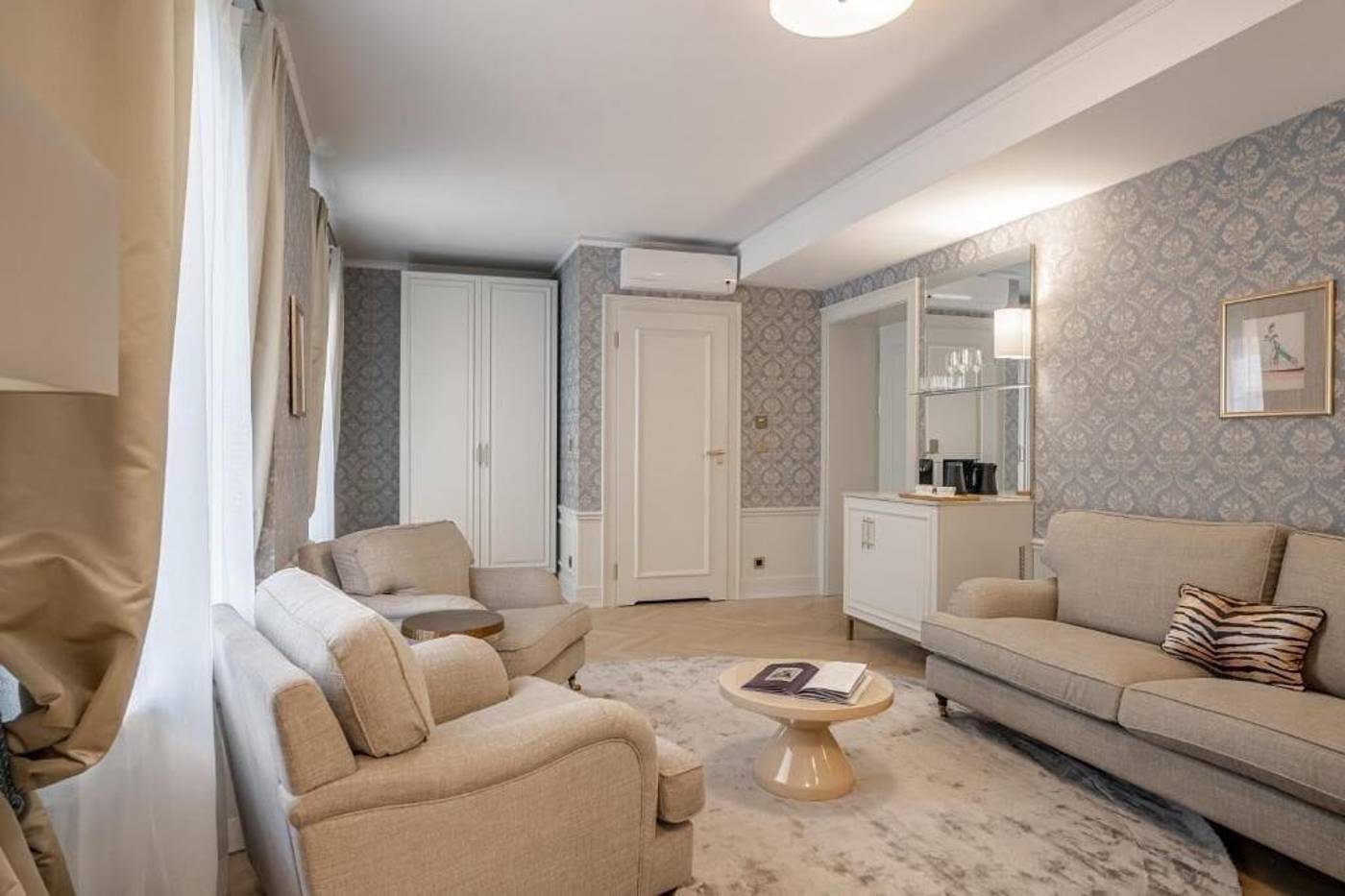 Hotel-Unicus-Palace-Old-Town---Destigo-Hotels-Room-46