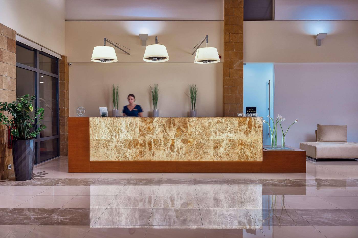 Boutique-5-Hotel-Lobby-55