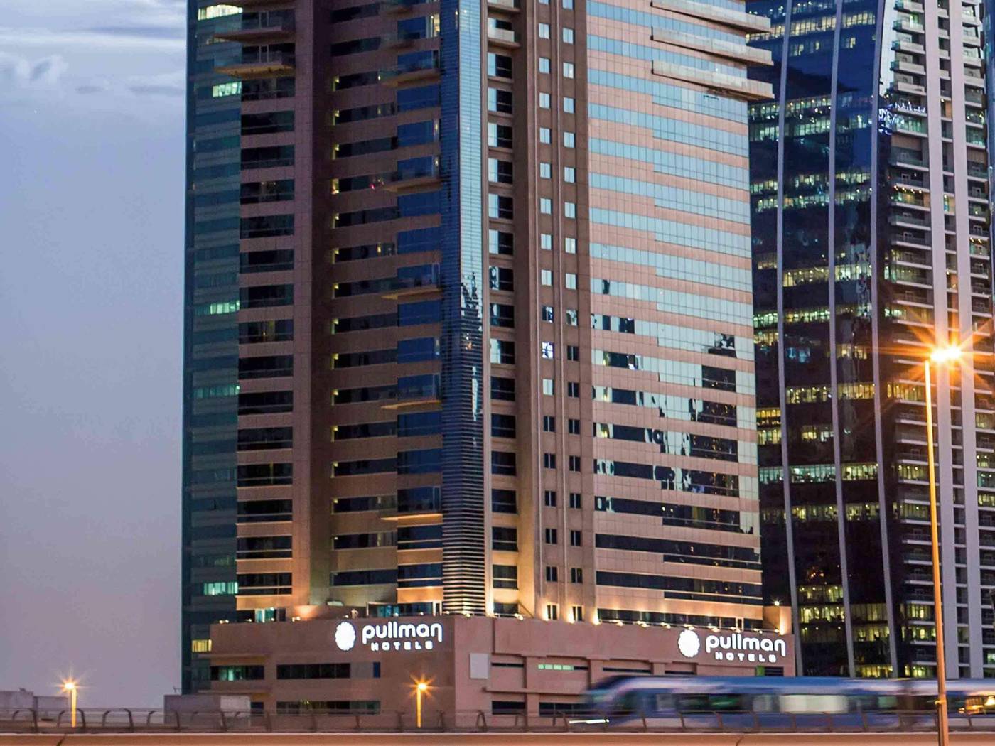 Pullman-Dubai-Jumeirah-Lakes-Towers-Sports-and-Entertainment-9