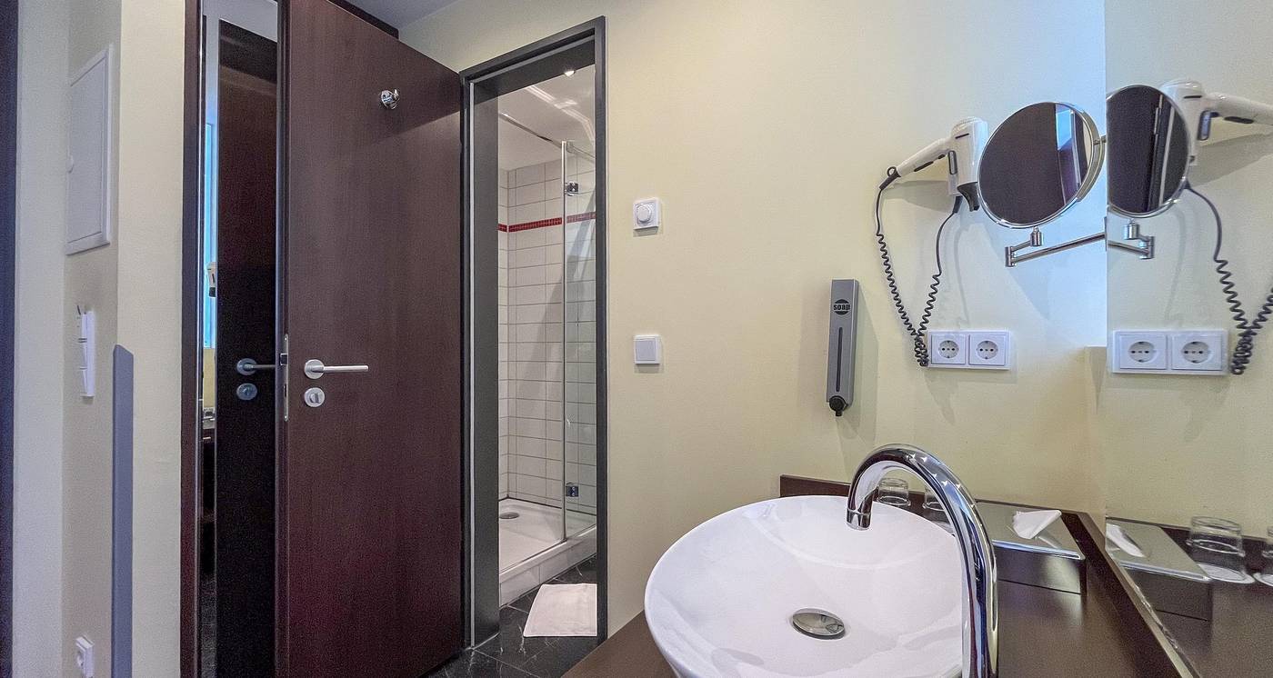 Best-Western-Plus-Plaza-Berlin-Kurfuerstendamm-Room-45