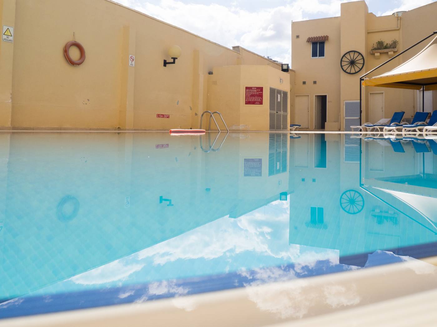 Mavina-Hotel---Apartments-Pool-2