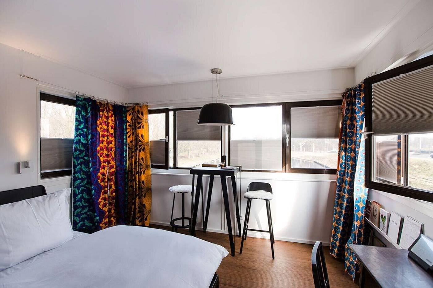 SWEETS - Meeuwenpleinbrug-Netherlands-Amsterdam-Room-4