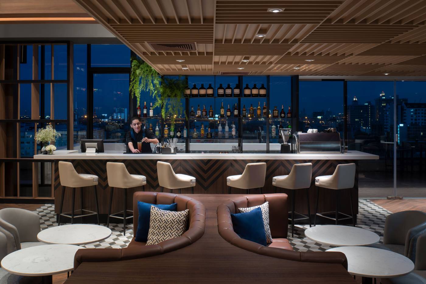 Avani-Sukhumvit-Bangkok-Hotel-Restaurant-14