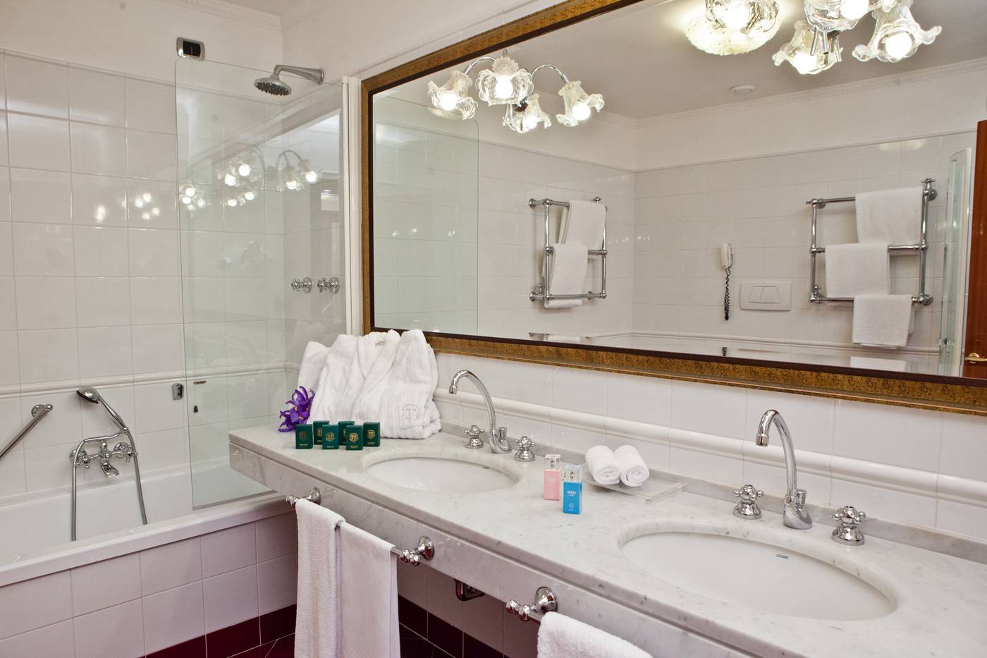 Bernini-Palace-Room-54