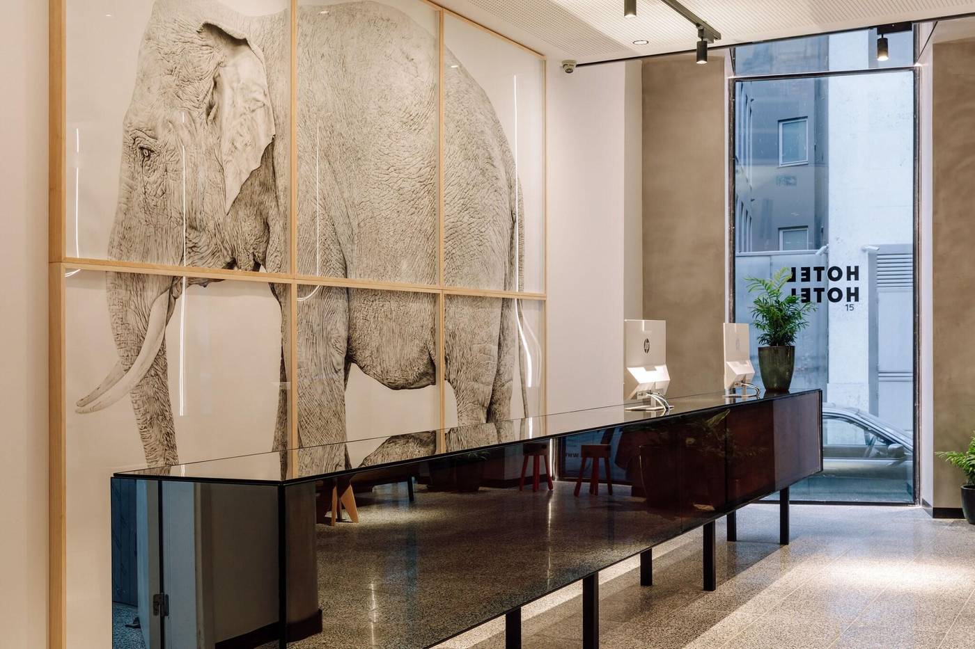 Hotel-Hotel---Member-Of-Design-Hotels-Lobby-13