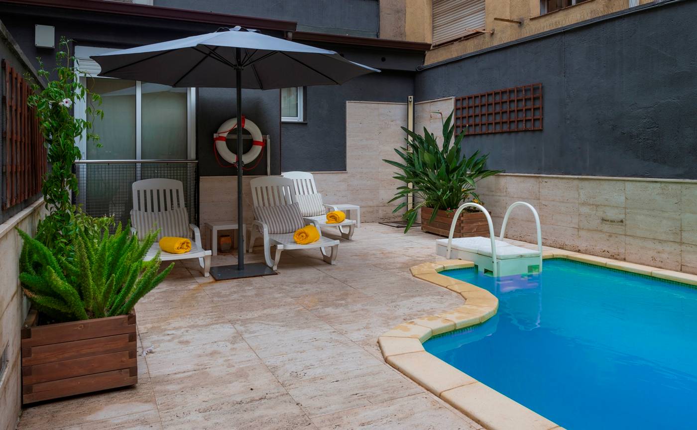 Alexandra-Aparthotel-Pool-1