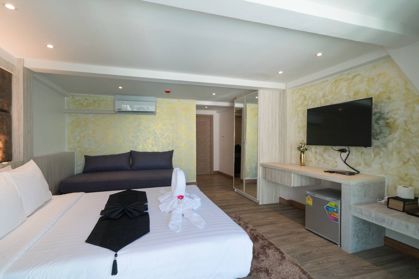 Patong-Swiss-Room-15