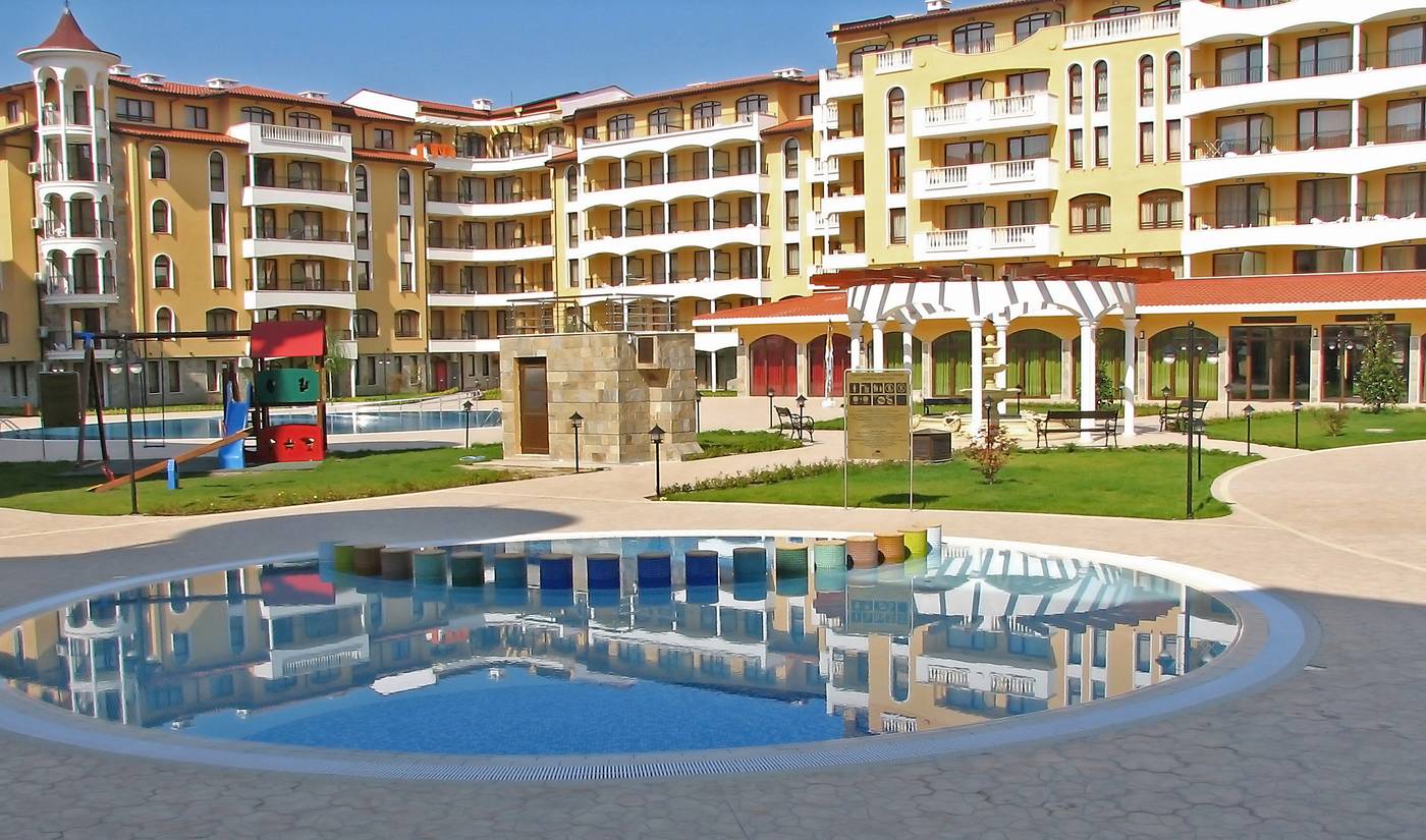 Royal-Sun-Apartments-Pool-19