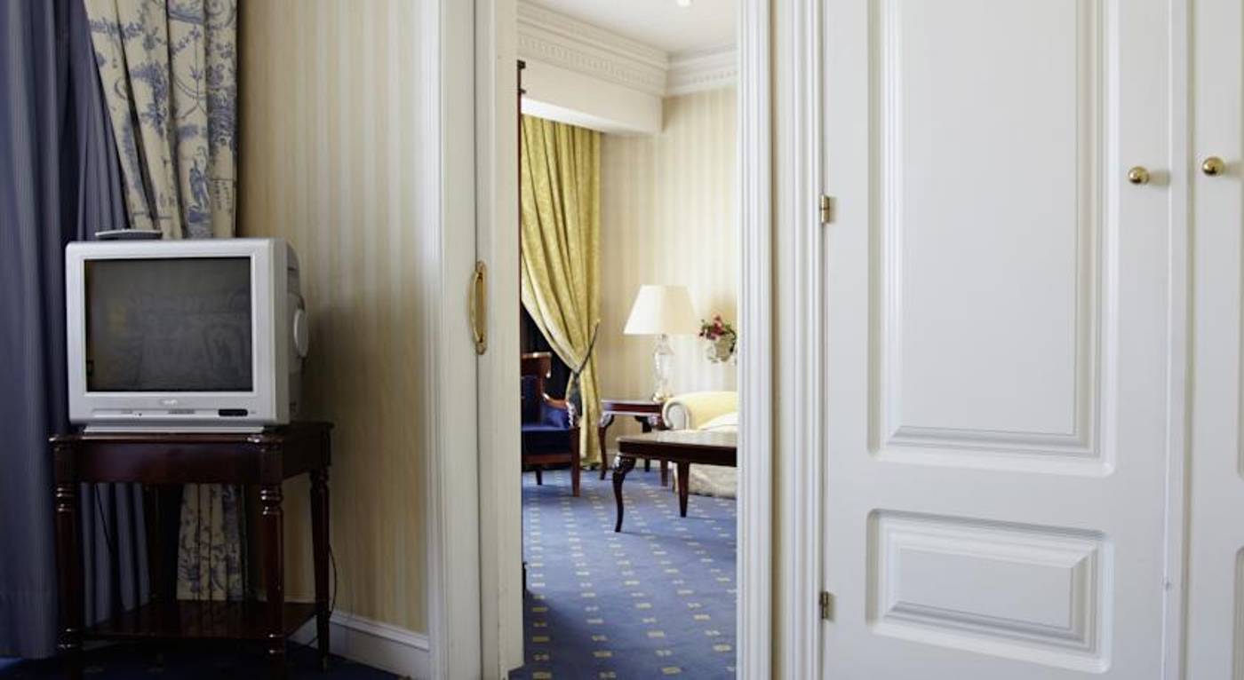 Gran-Hotel-Velazquez-Room-7
