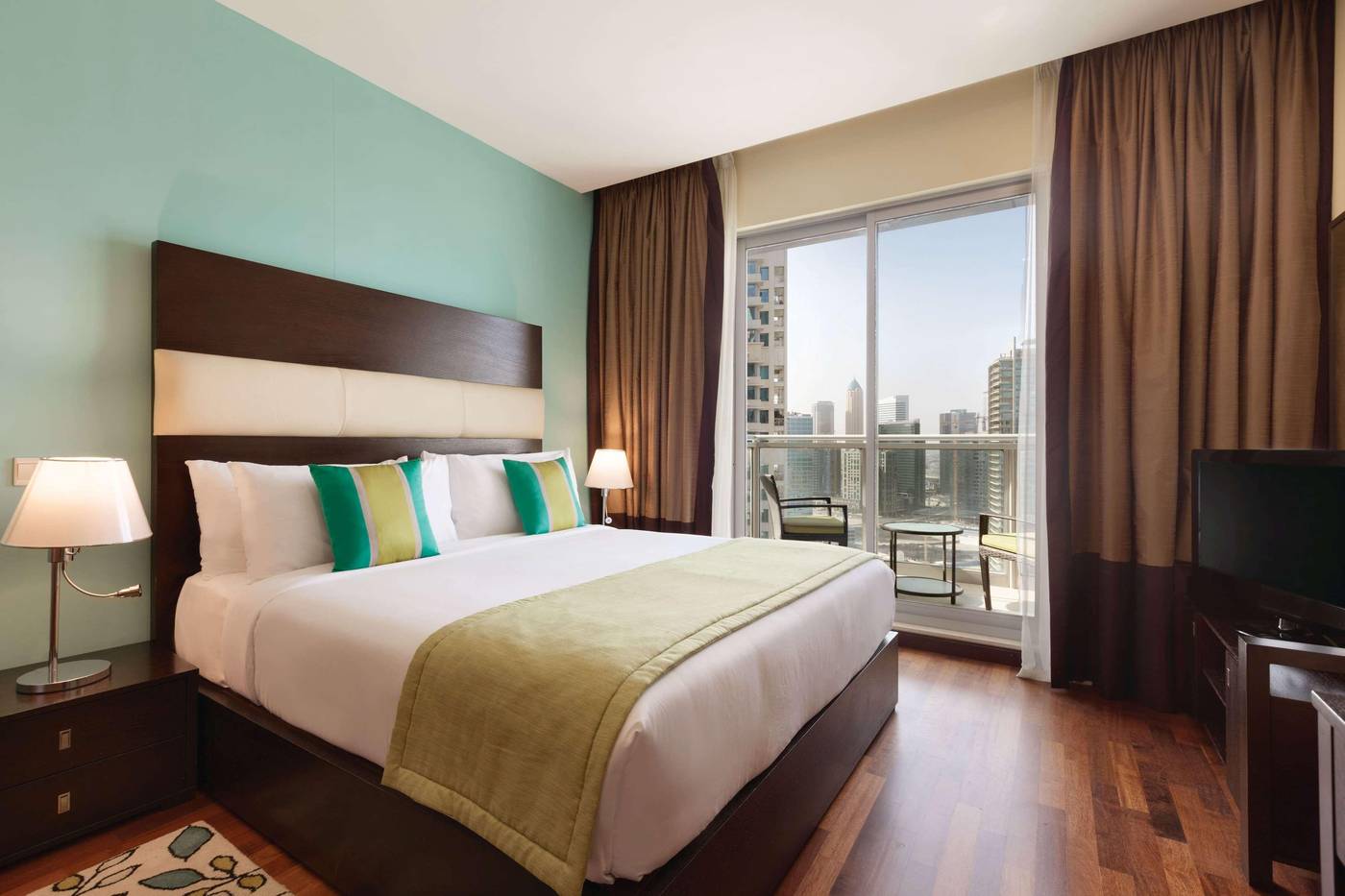 Ramada-by-Wyndham-Downtown-Dubai-Room-9