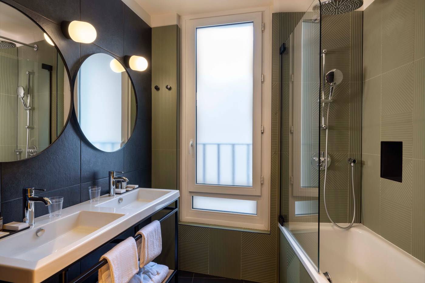 Paris-Art-Hotel-Quartier-Latin-By-Malone-Room-44