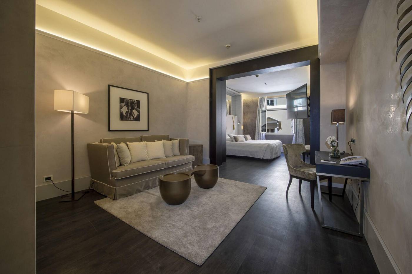 Sina-Bernini-Bristol--Autograph-Collection-Room-41