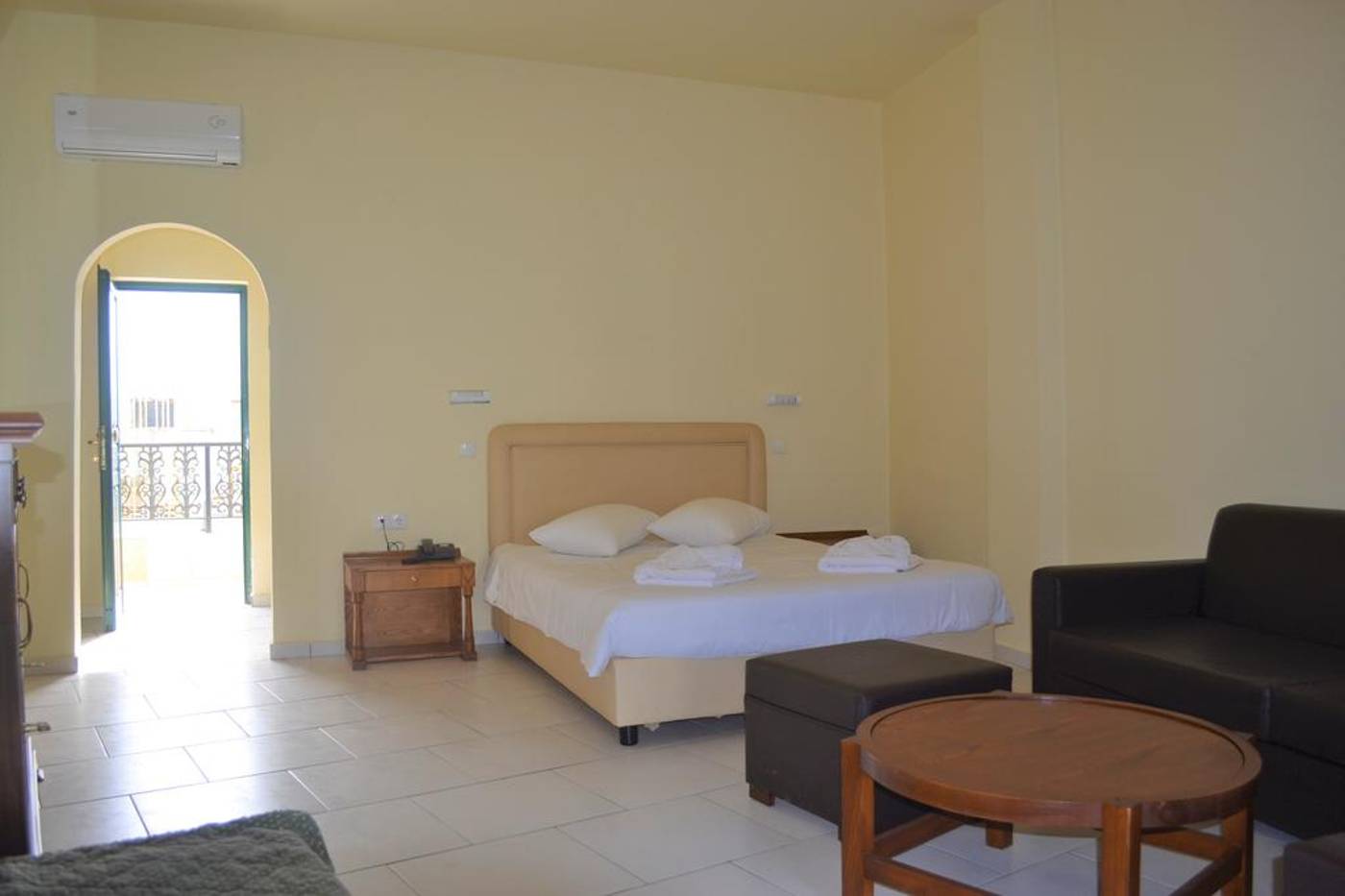 Diogenis-Blue-Palace-Room-21