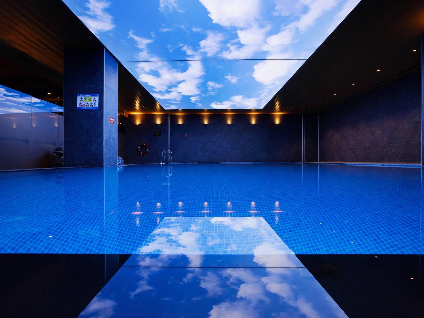 ibis-Styles-Istanbul-Merter-Pool-48