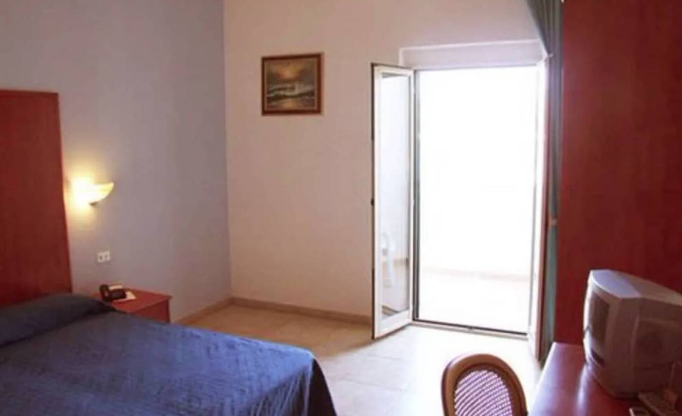 Hotel Magnolia-Italy-GARGANO - VIESTE-Room-7