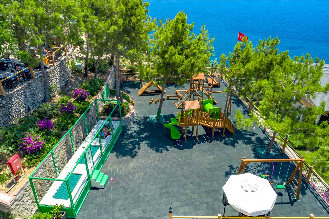 Utopia World Hotel
