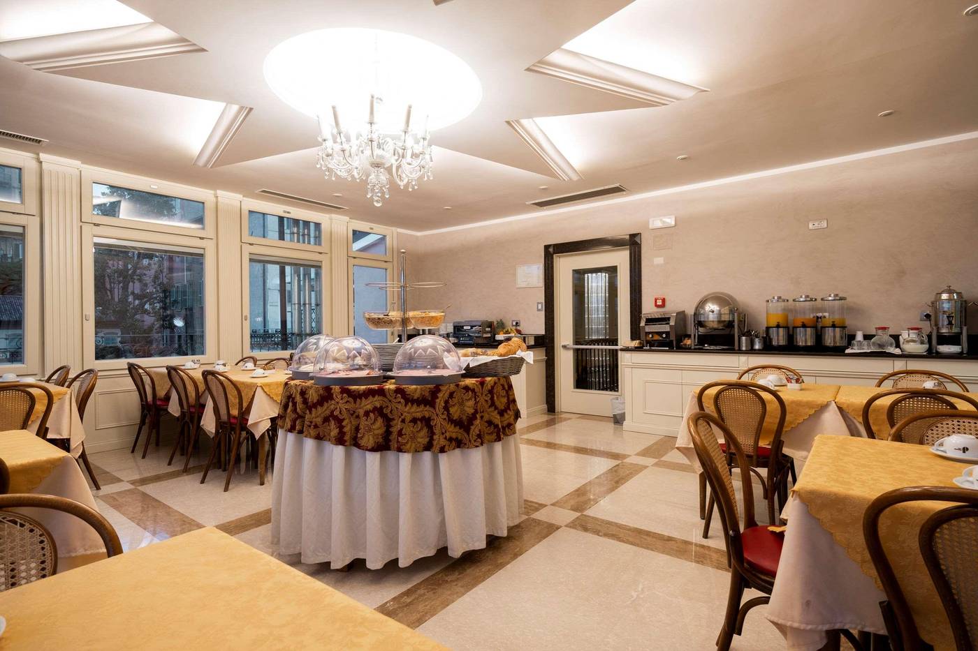 Comfort-Hotel-Bolivar-Restaurant-46