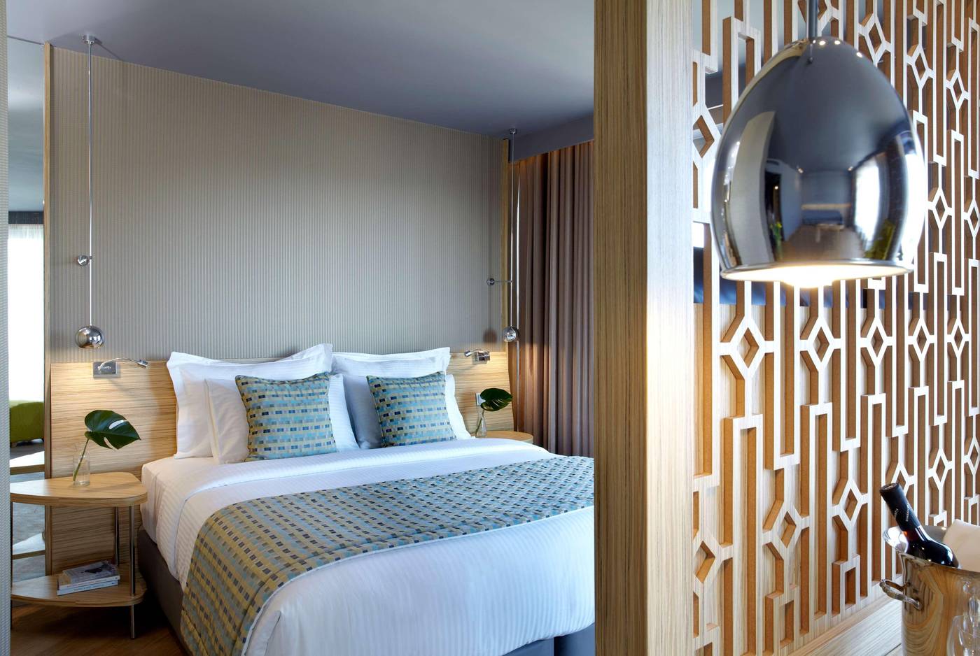 Wyndham-Grand-Athens-Room-40