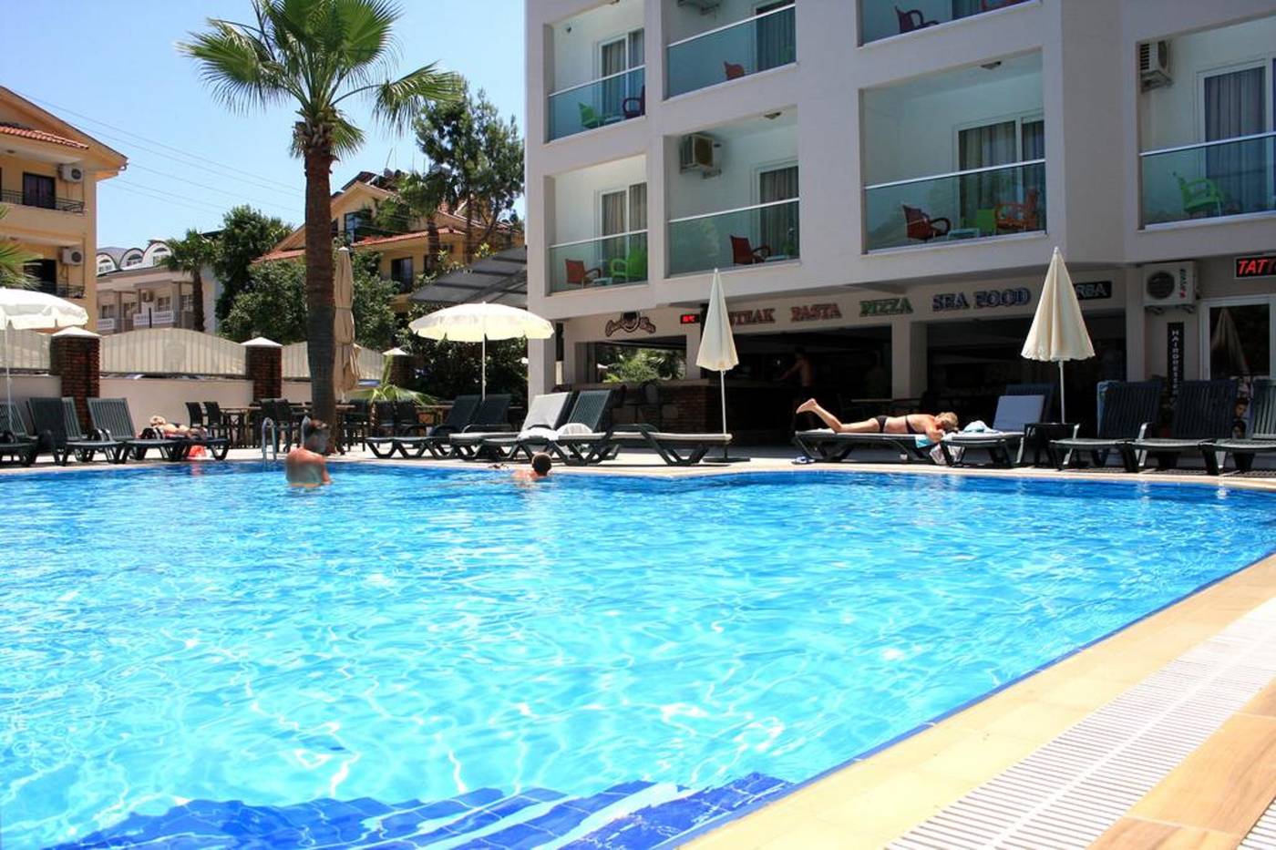 Palmea-Hotel-Pool-3