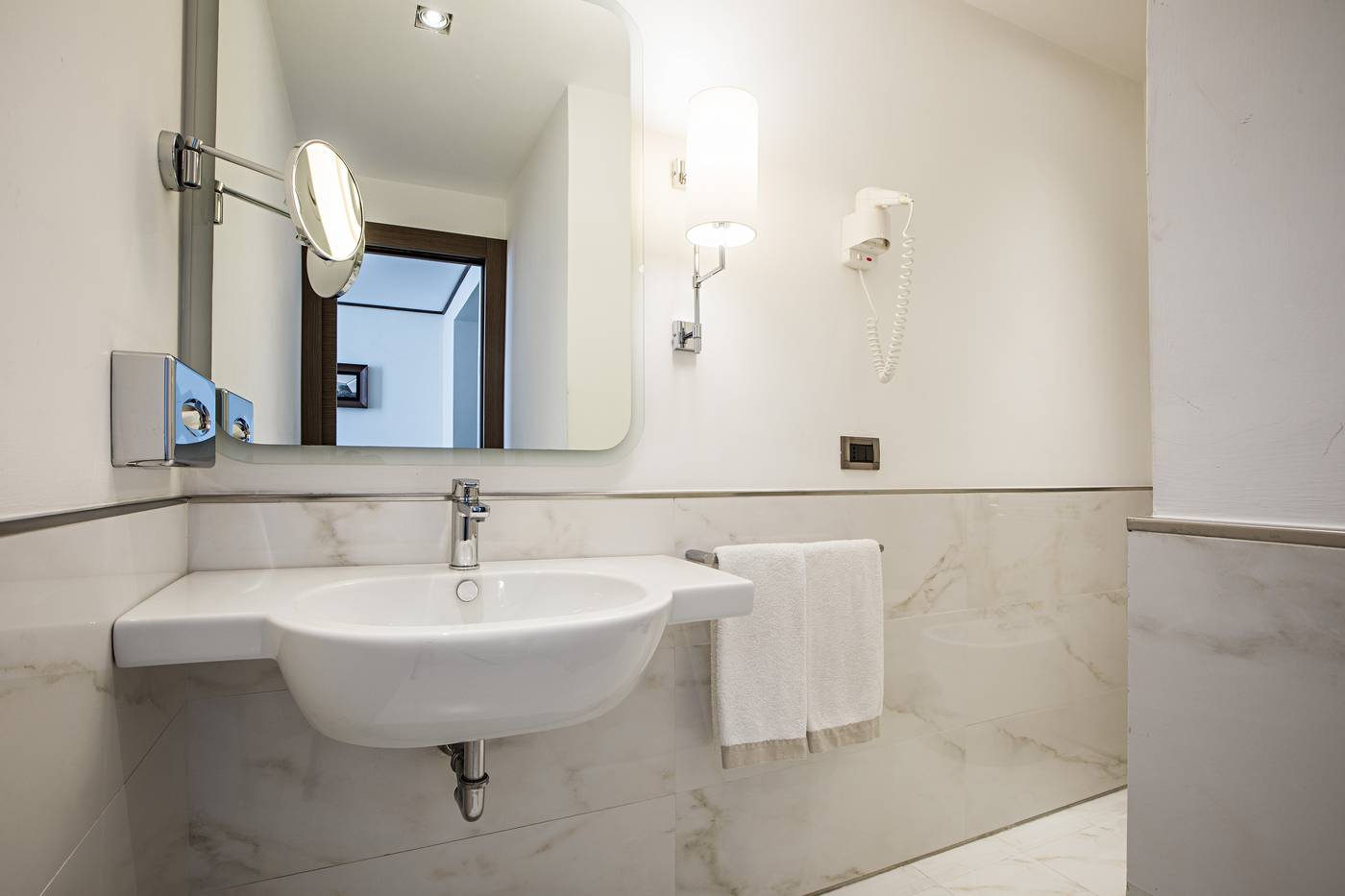 The-Independent-Room-27