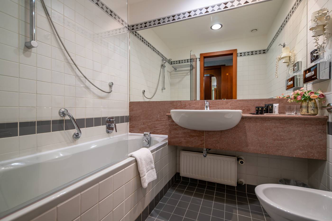 Hotel-Kinsky-Fountain-Room-42