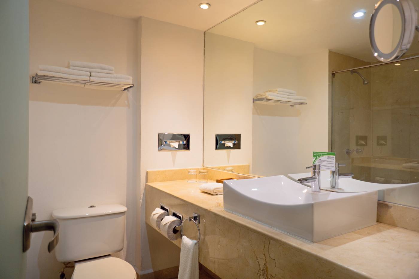 Flamingo-Cancun-Resort-Room-34