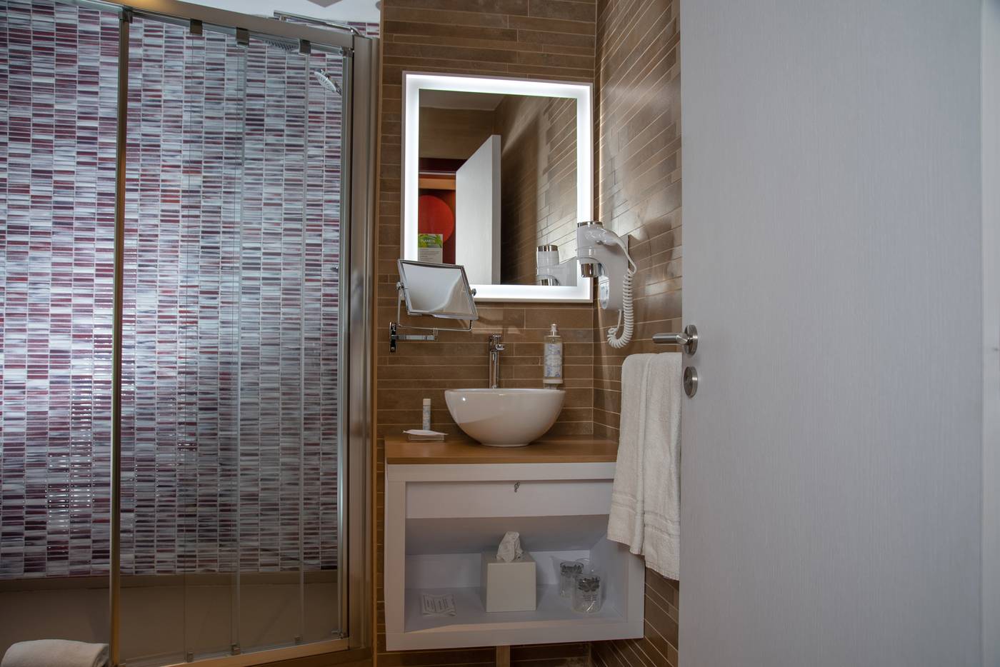 Be-Poet-Baixa-Hotel-Room-24