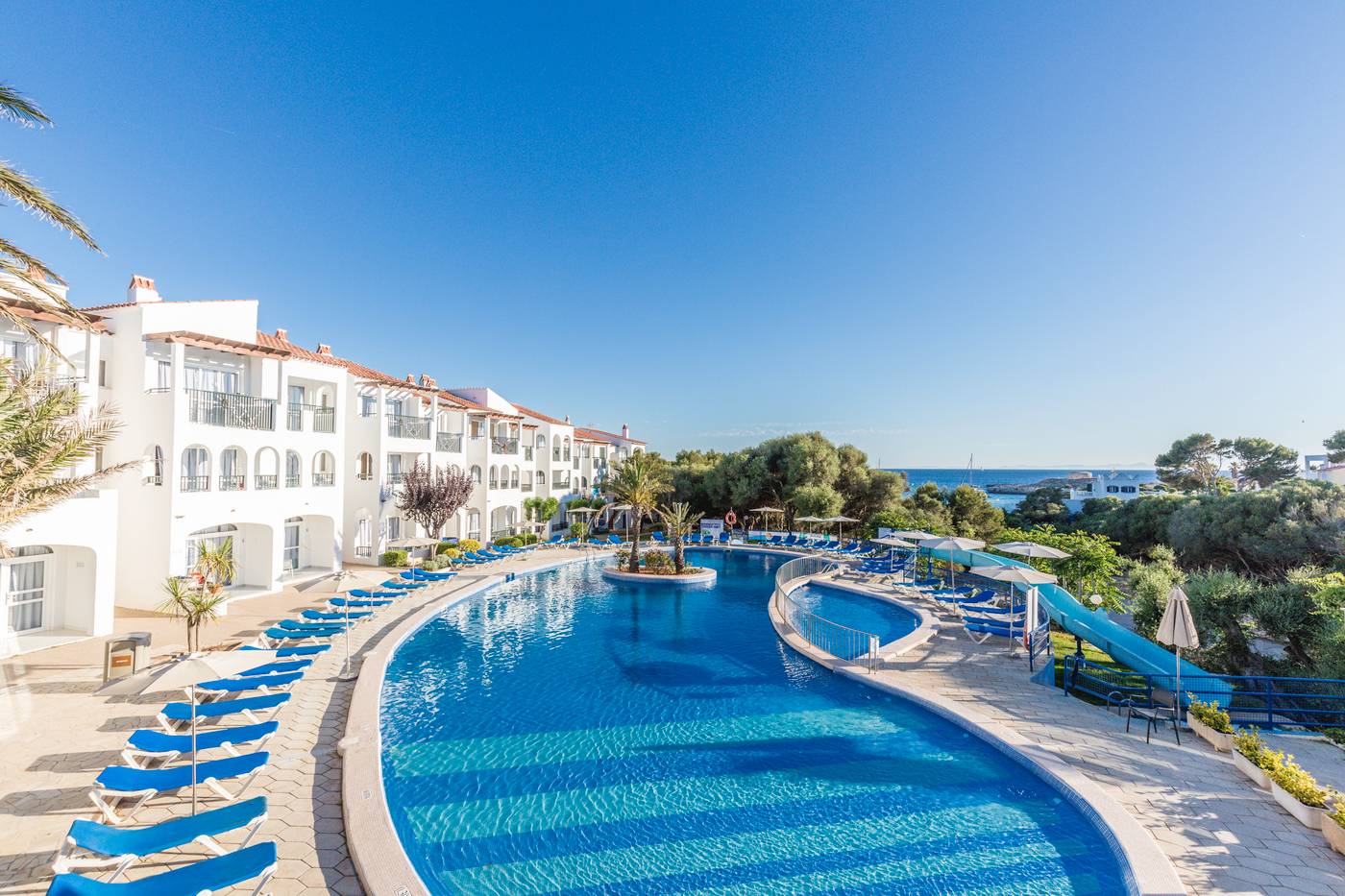 Vacances-Menorca-Resort-Pool-5