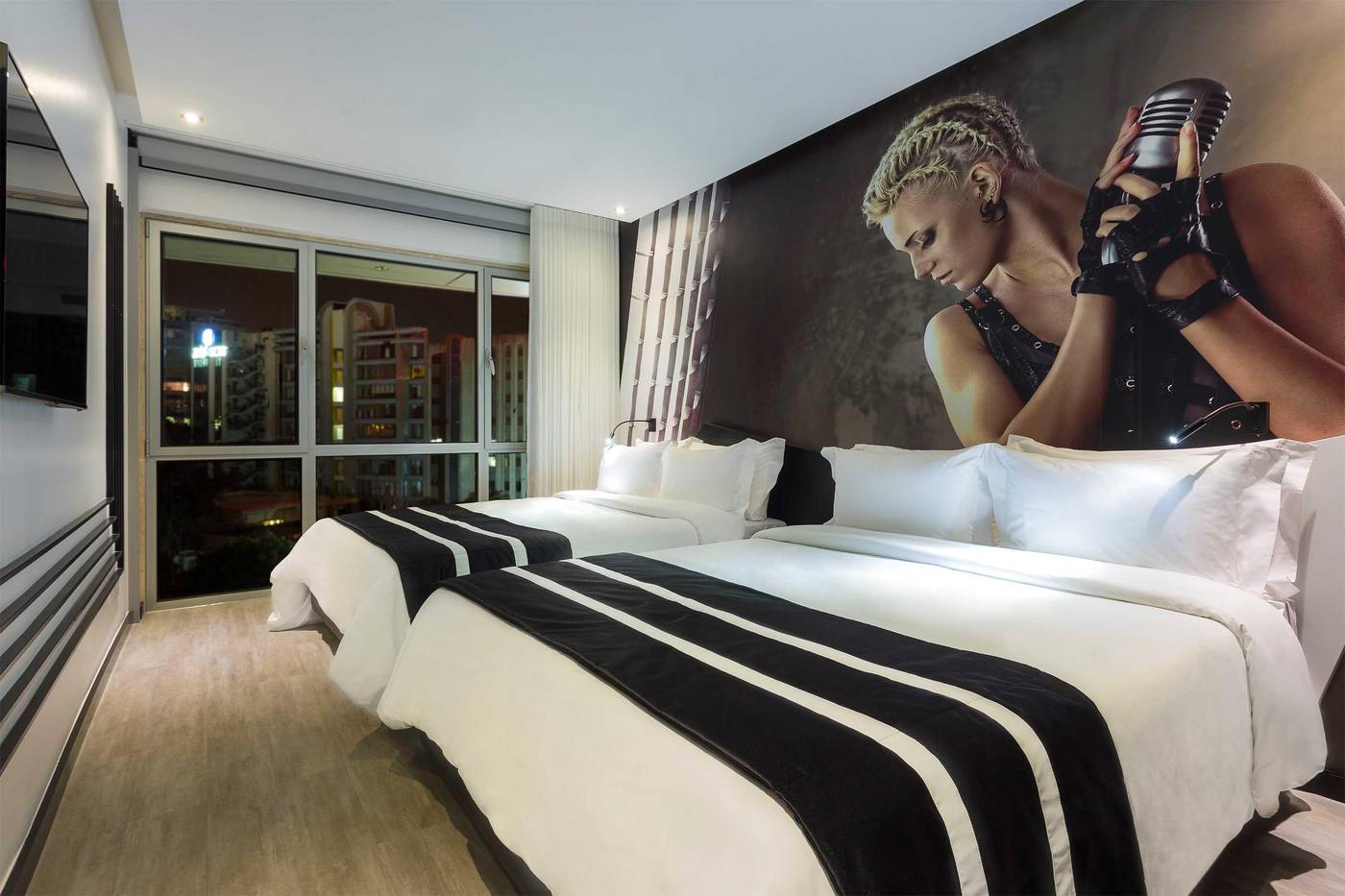 HF-Fenix-Music-Room-24