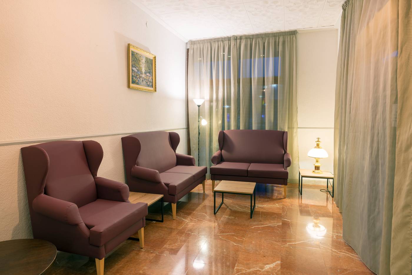 Continental-Lobby-24