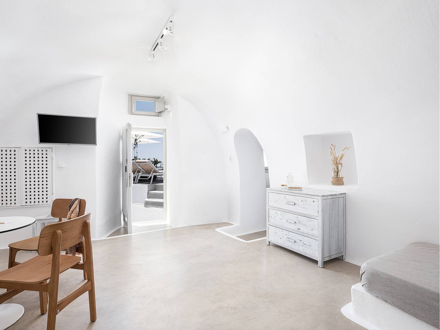 On-The-Rocks-Hotel-Room-20