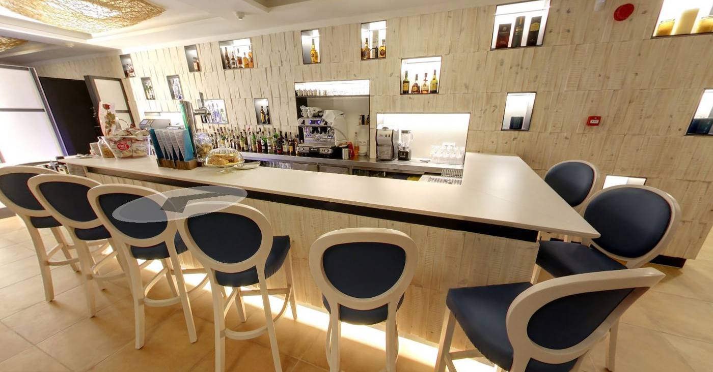 Golden-Mar-Menuda-Bar-44