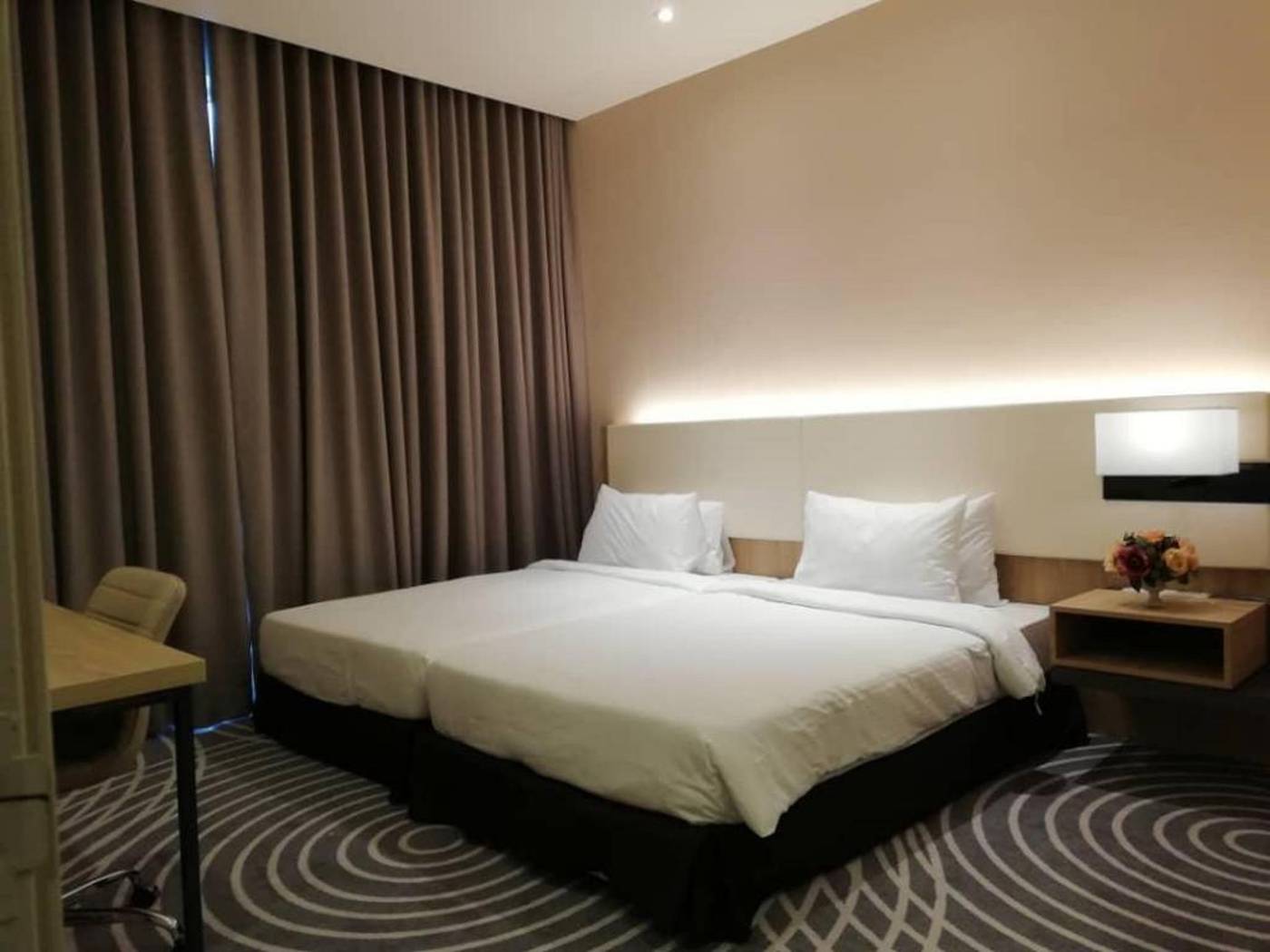 Upper View Regalia Hotel-Malaysia-KUALA LUMPUR-Room-10