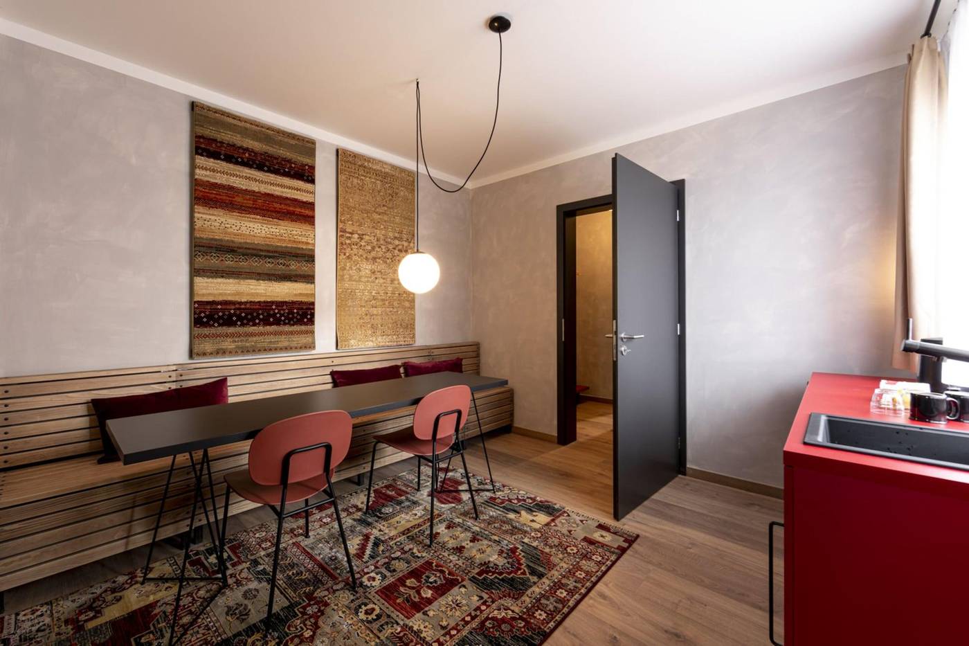 Miss-Sophie-s-Downtown-Room-54