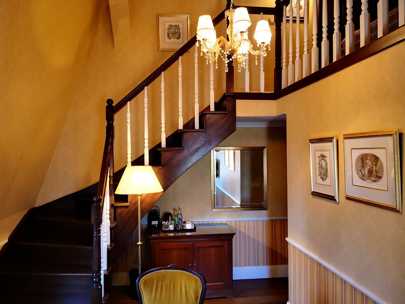 Dwor-Sierakow-Room-10