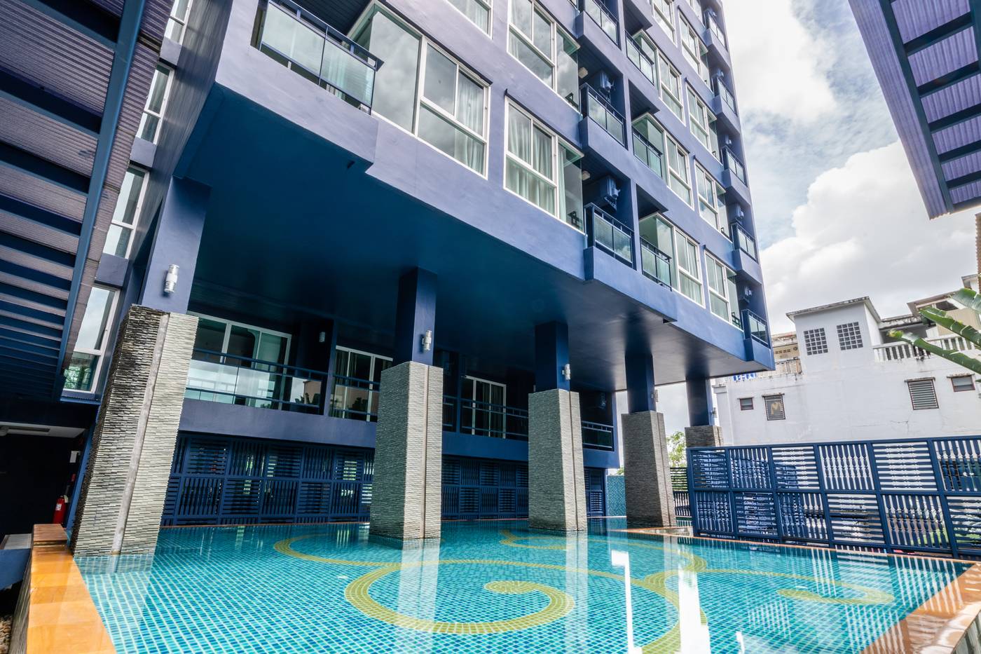 Bhukitta-Boutique-Hotel-Pool-1